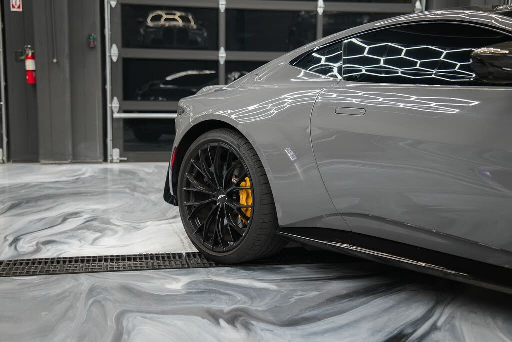 2023 Aston Martin Vantage V8 Coupe RWD photo 6