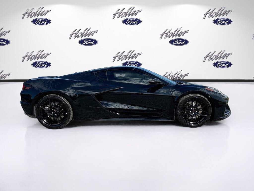 2025 Chevrolet Corvette Z06 1LZ Coupe RWD photo 9