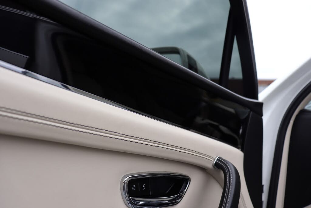 2019 Bentley Bentayga V8 AWD photo 12