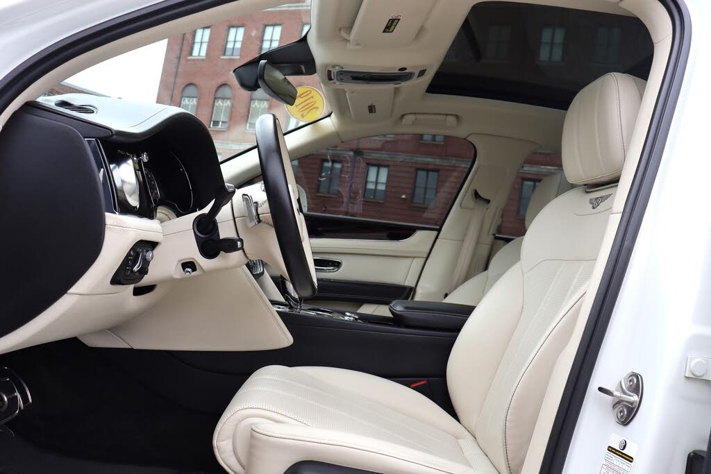 2019 Bentley Bentayga V8 AWD photo 13
