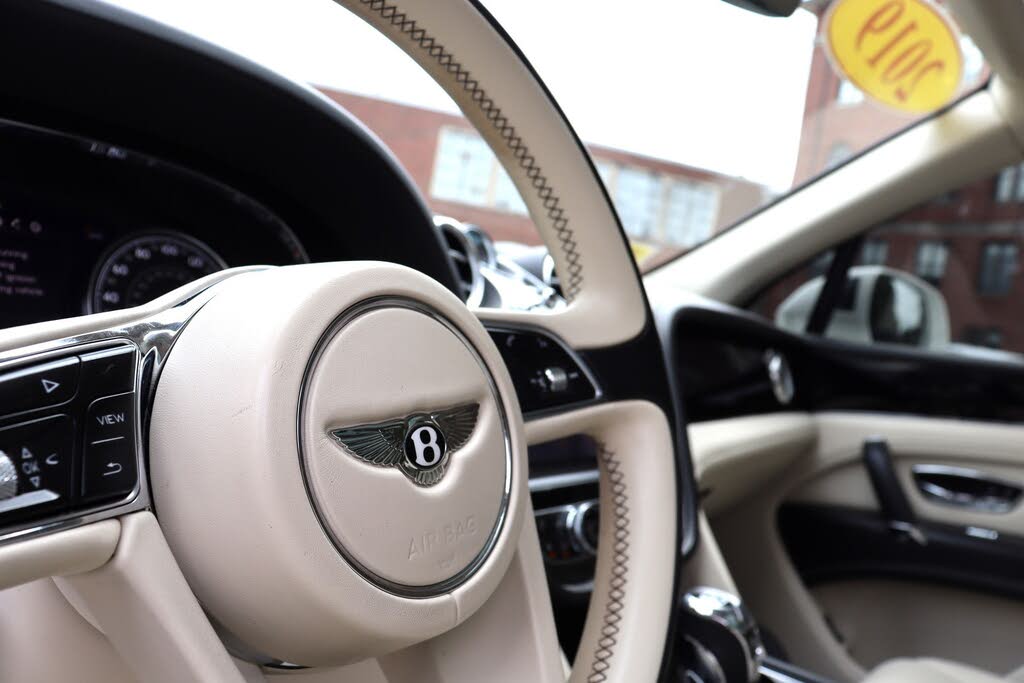 2019 Bentley Bentayga V8 AWD photo 16