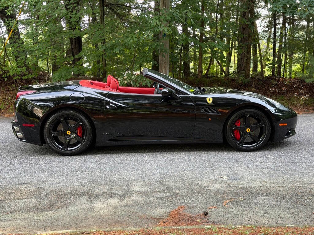 2010 Ferrari California GT Convertible photo 15