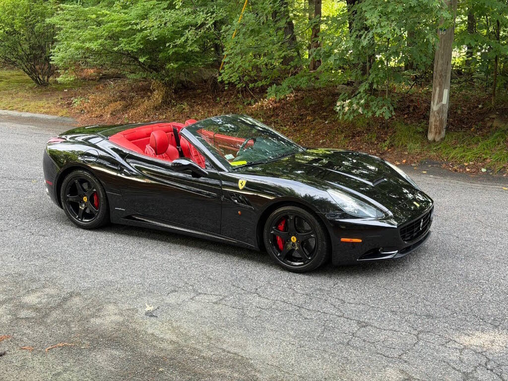 2010 Ferrari California GT Convertible photo 16