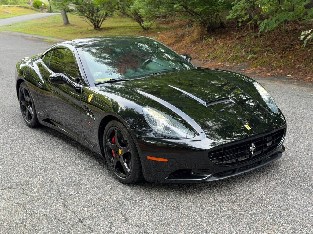 2010 Ferrari California GT Convertible photo 22