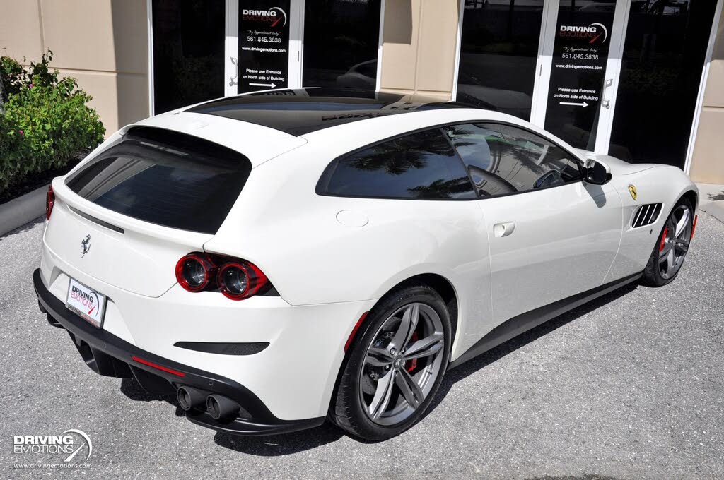 2017 Ferrari GTC4Lusso AWD photo 19