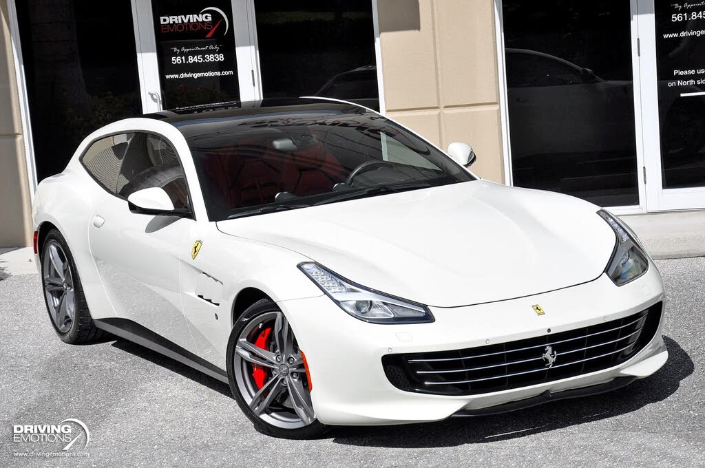 2017 Ferrari GTC4Lusso AWD photo 3