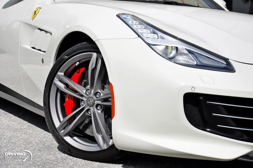 2017 Ferrari GTC4Lusso AWD photo 5