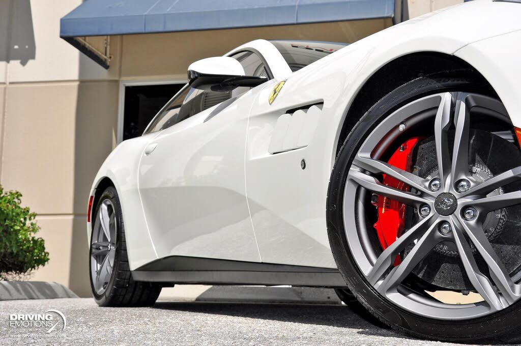 2017 Ferrari GTC4Lusso AWD photo 6