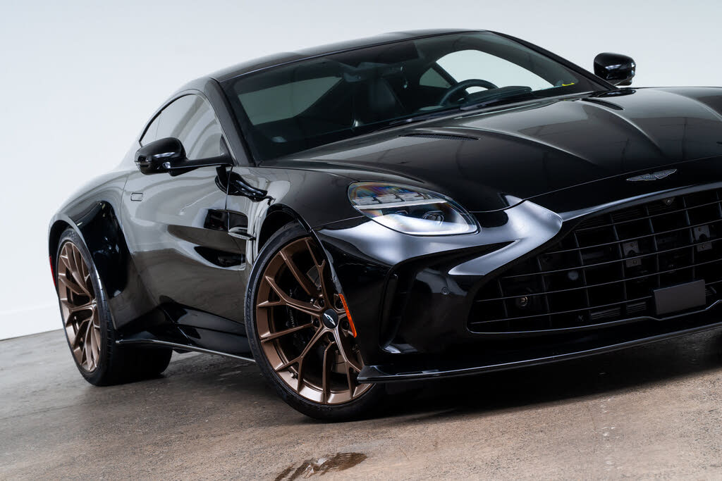 2025 Aston Martin Vantage Coupe RWD photo 2