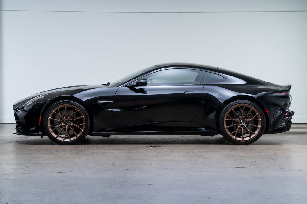 2025 Aston Martin Vantage Coupe RWD photo 7