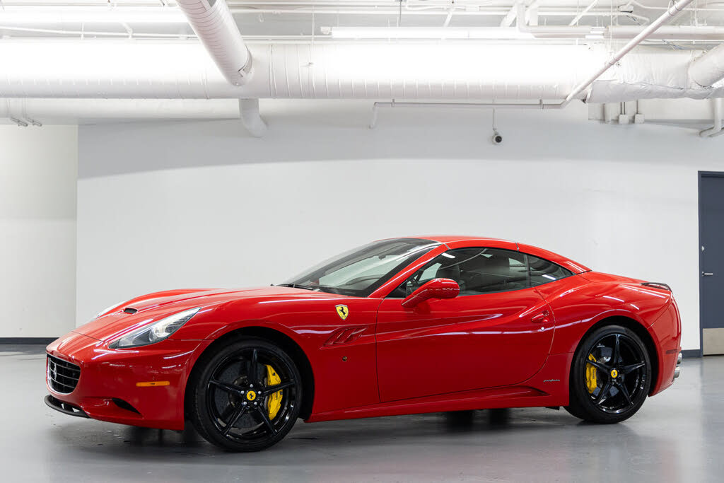 2011 Ferrari California Roadster photo 2