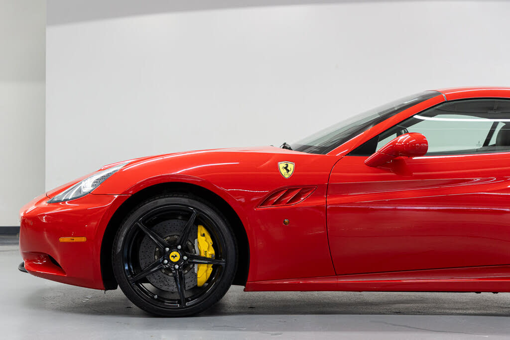 2011 Ferrari California Roadster photo 16