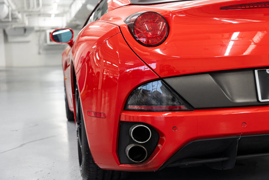 2011 Ferrari California Roadster photo 22