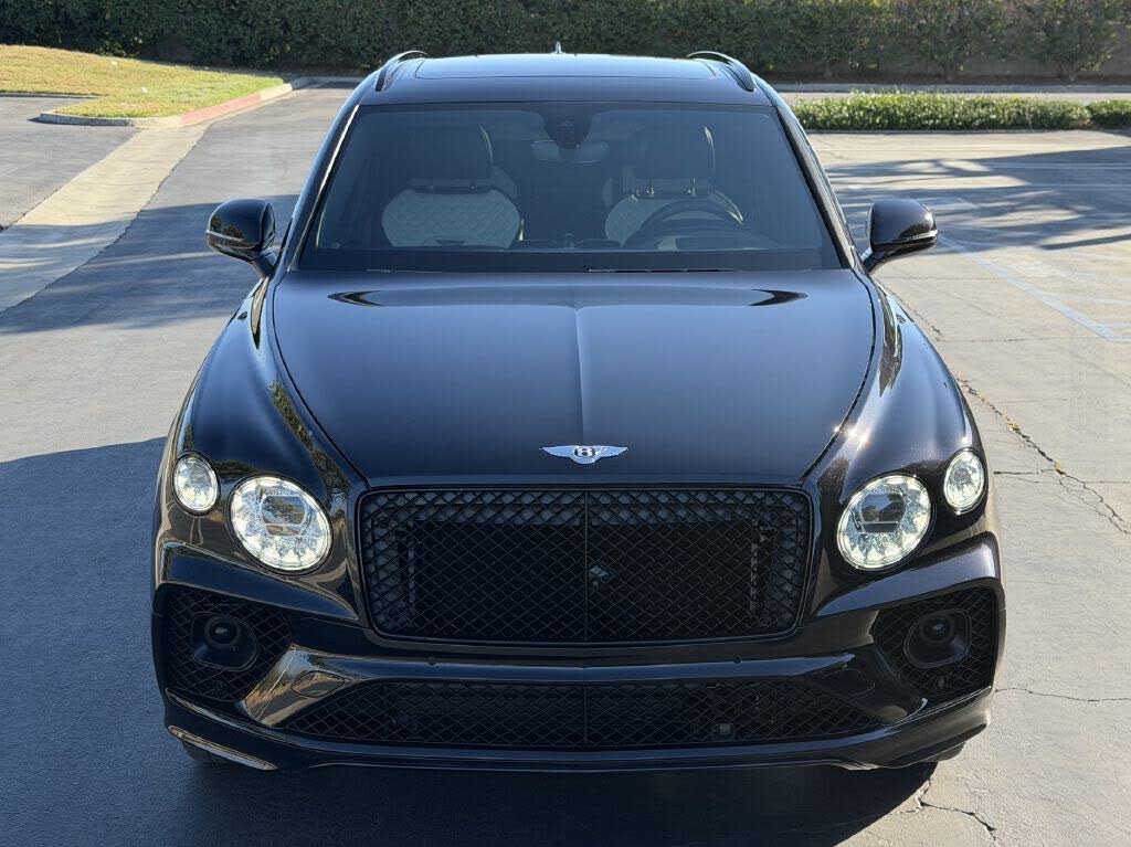 2021 Bentley Bentayga V8 AWD photo 2