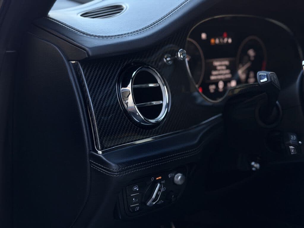 2021 Bentley Bentayga V8 AWD photo 11