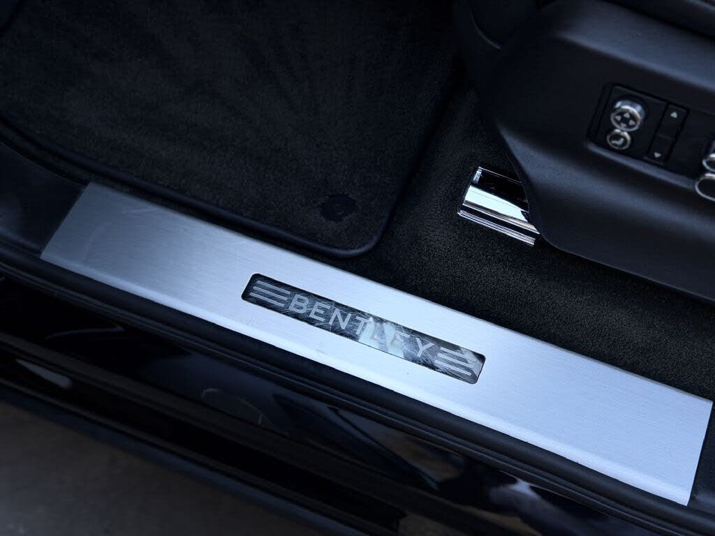 2021 Bentley Bentayga V8 AWD photo 12