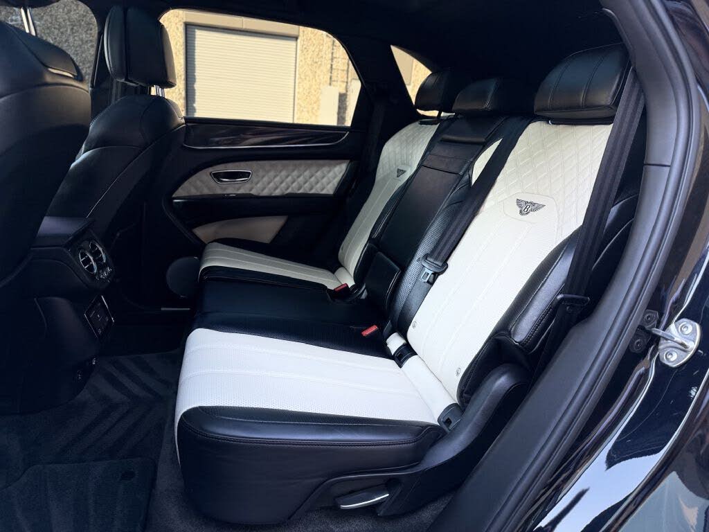 2021 Bentley Bentayga V8 AWD photo 16