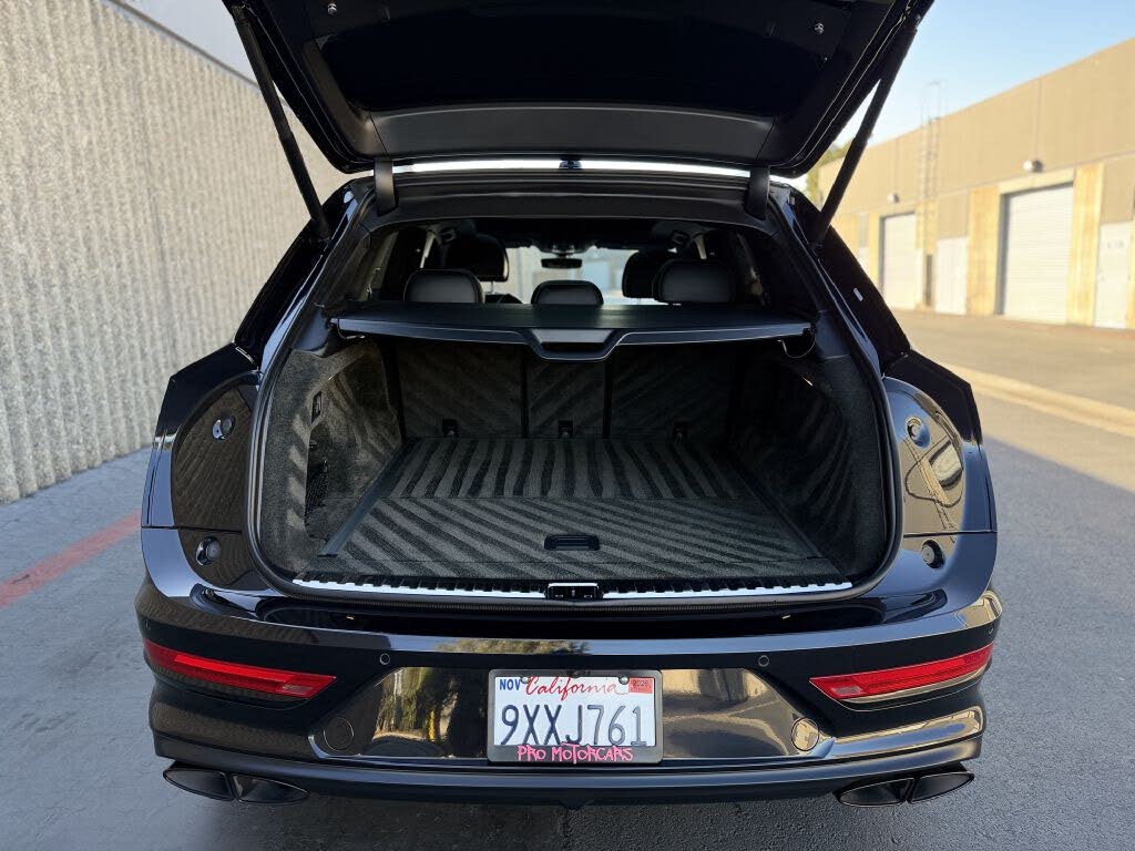 2021 Bentley Bentayga V8 AWD photo 17