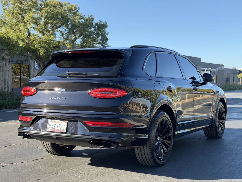 2021 Bentley Bentayga V8 AWD photo 3