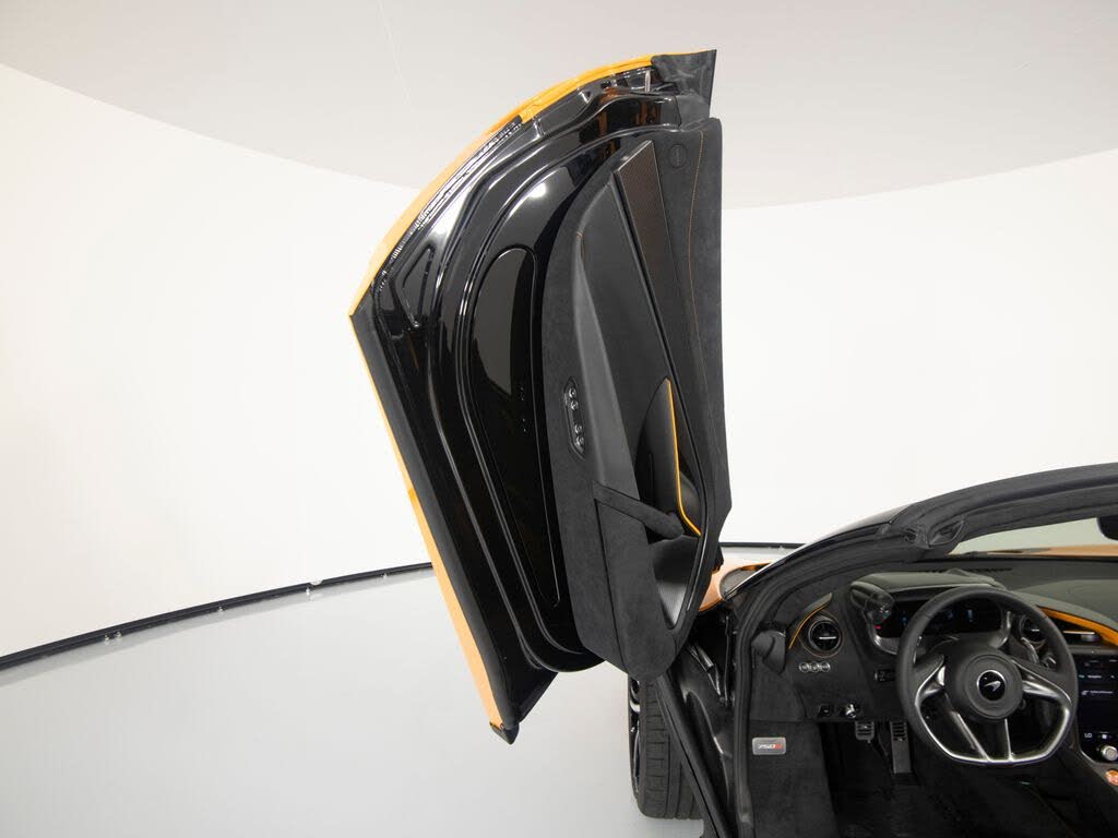 2027 McLaren 750S Spider RWD photo 11