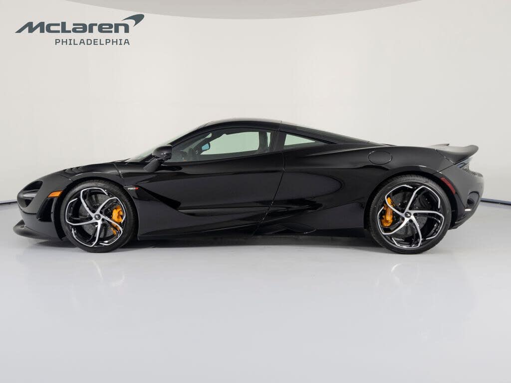 2027 McLaren 750S Coupe RWD photo 2