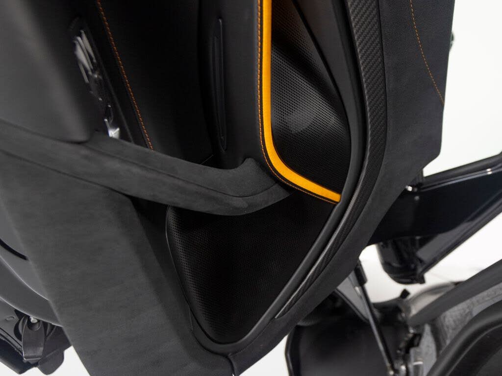 2027 McLaren 750S Coupe RWD photo 12