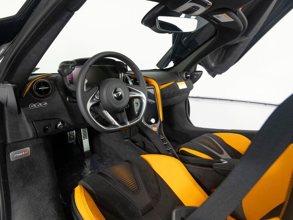 2027 McLaren 750S Coupe RWD photo 16