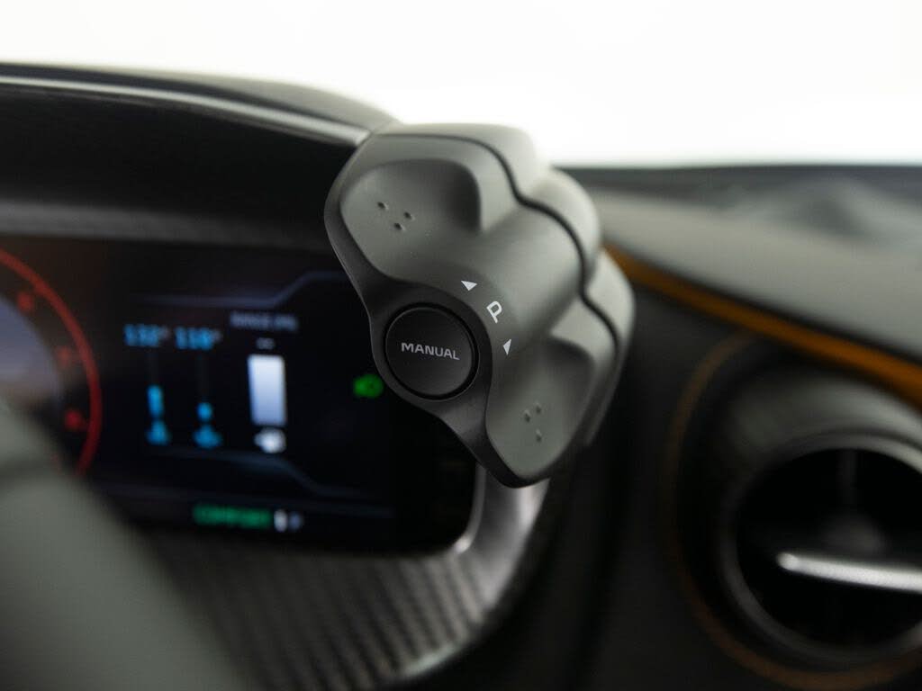 2027 McLaren 750S Coupe RWD photo 20