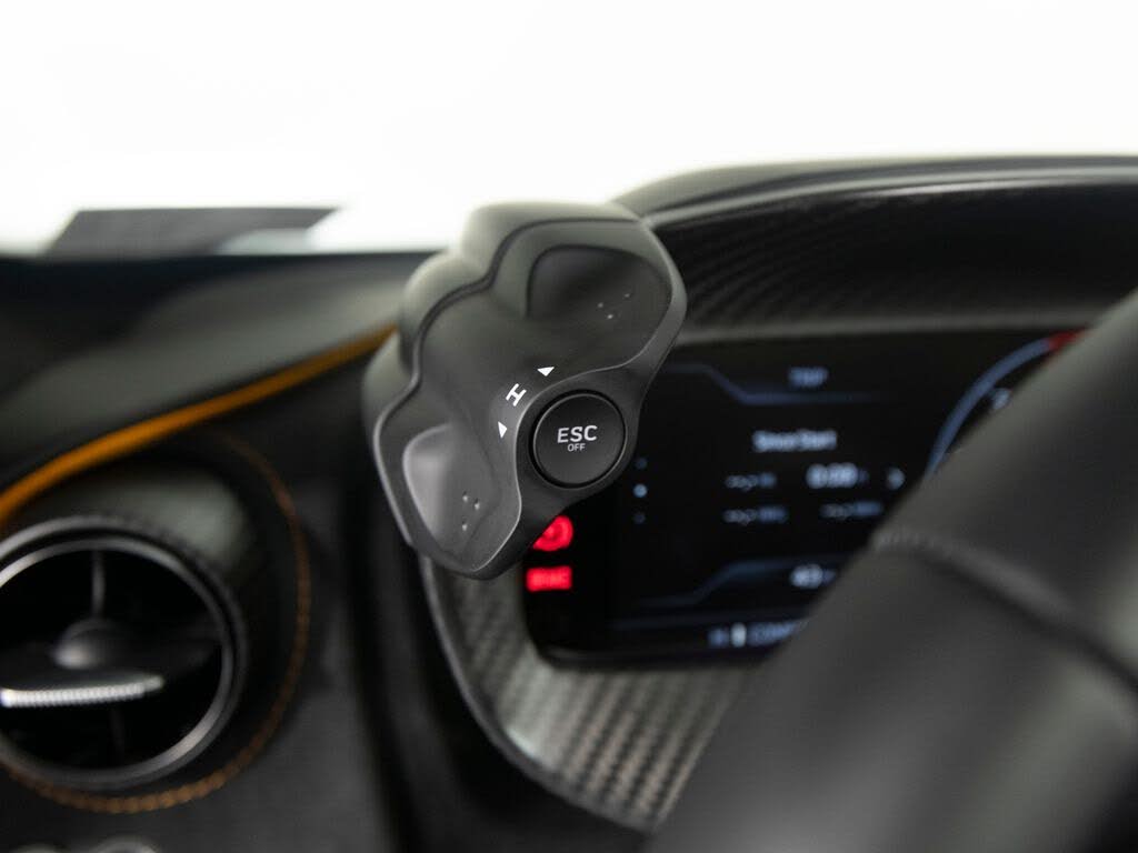 2027 McLaren 750S Coupe RWD photo 21