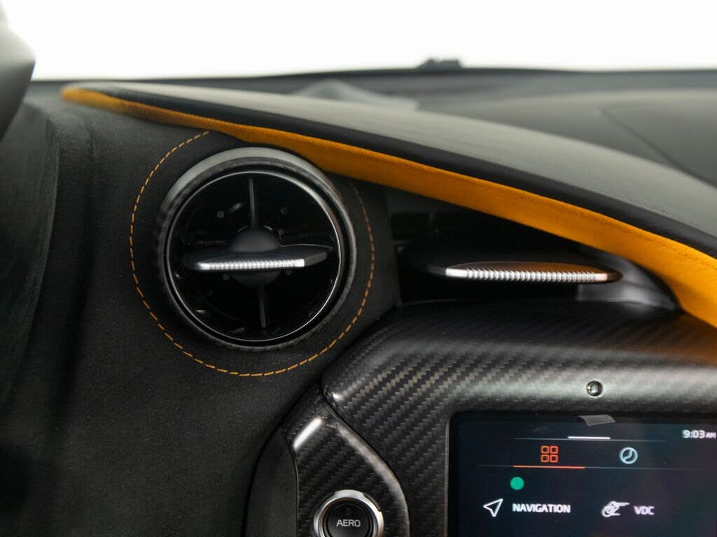 2027 McLaren 750S Coupe RWD photo 22