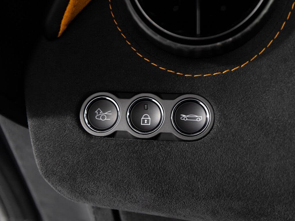 2027 McLaren 750S Coupe RWD photo 23