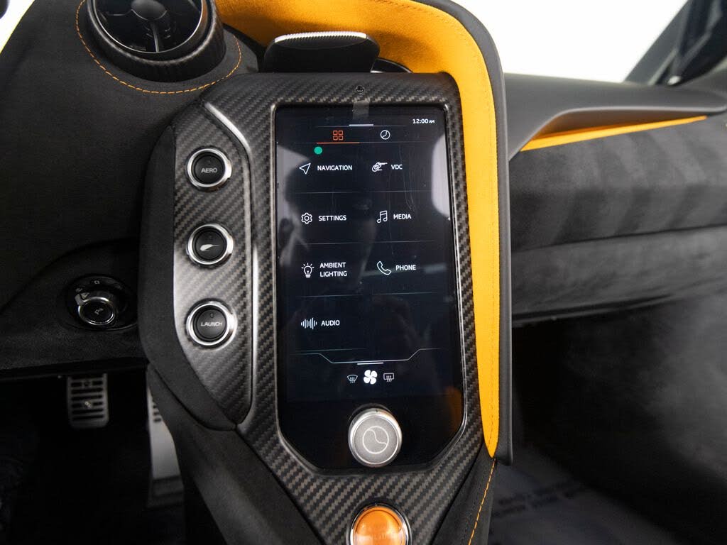 2027 McLaren 750S Coupe RWD photo 24