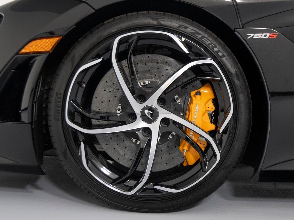 2027 McLaren 750S Coupe RWD photo 9