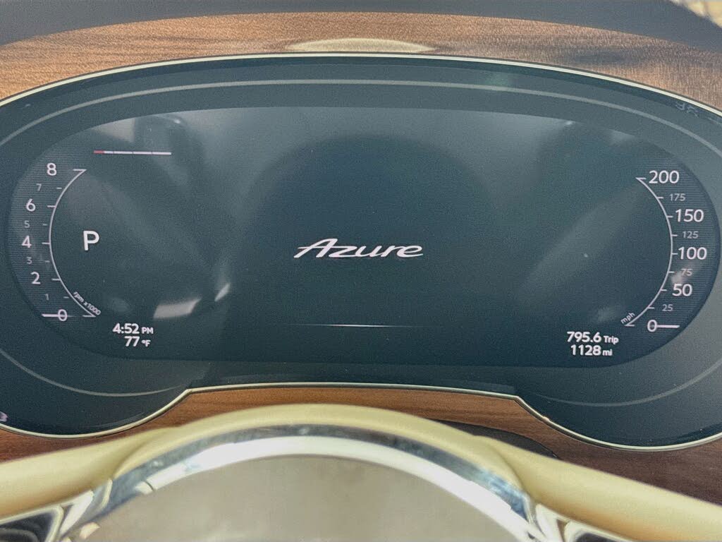 2026 Bentley Bentayga Azure V8 AWD photo 12