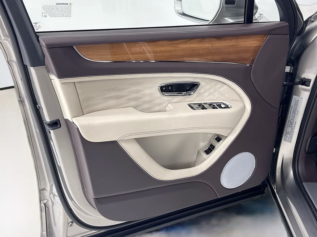 2026 Bentley Bentayga Azure V8 AWD photo 15