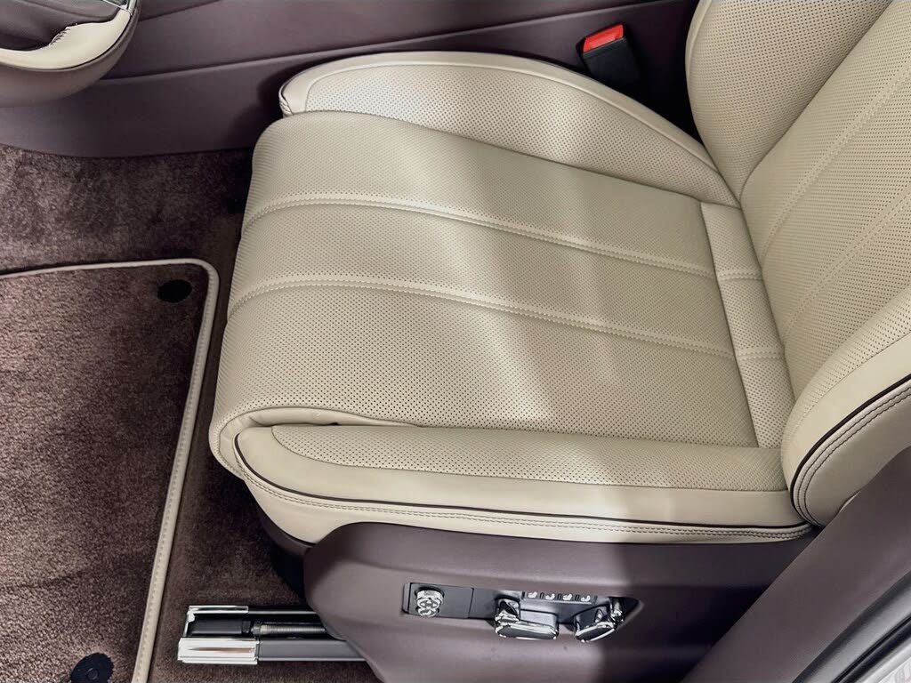 2026 Bentley Bentayga Azure V8 AWD photo 17