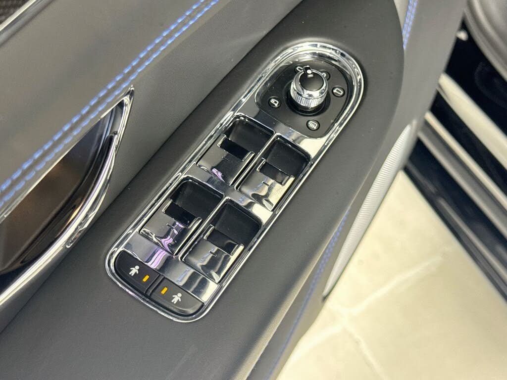 2025 Bentley Bentayga S Black Edition AWD photo 17