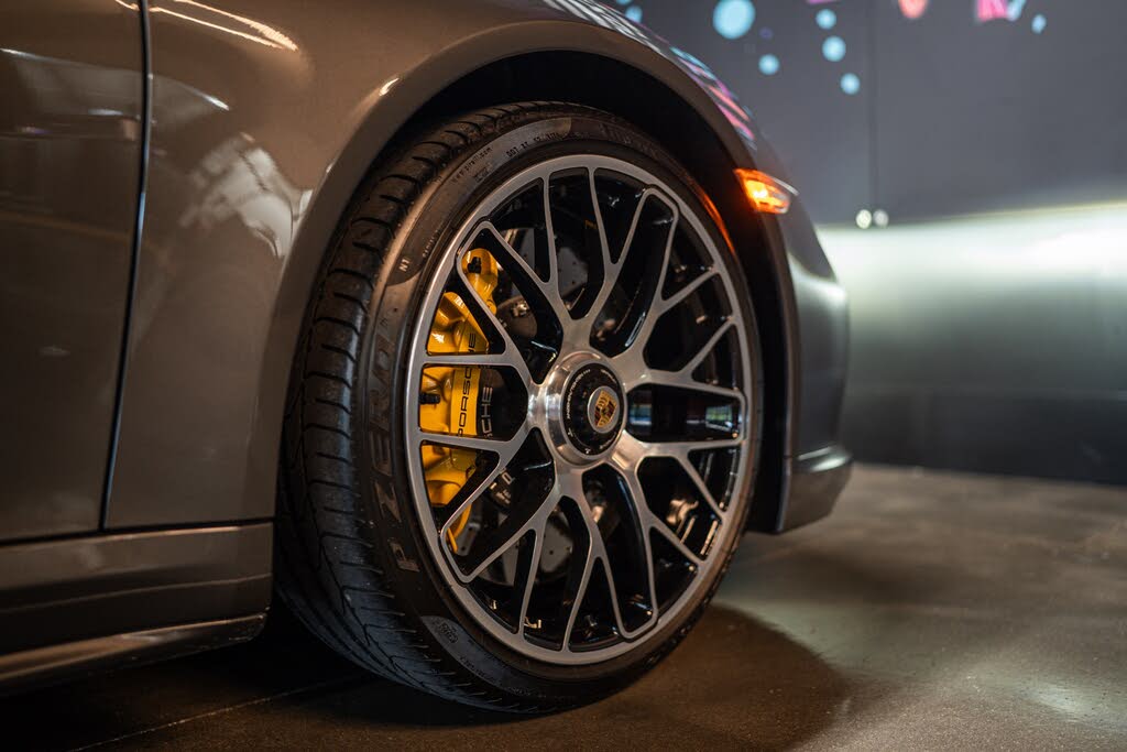 2015 Porsche 911 Turbo Coupe AWD photo 17 of 20