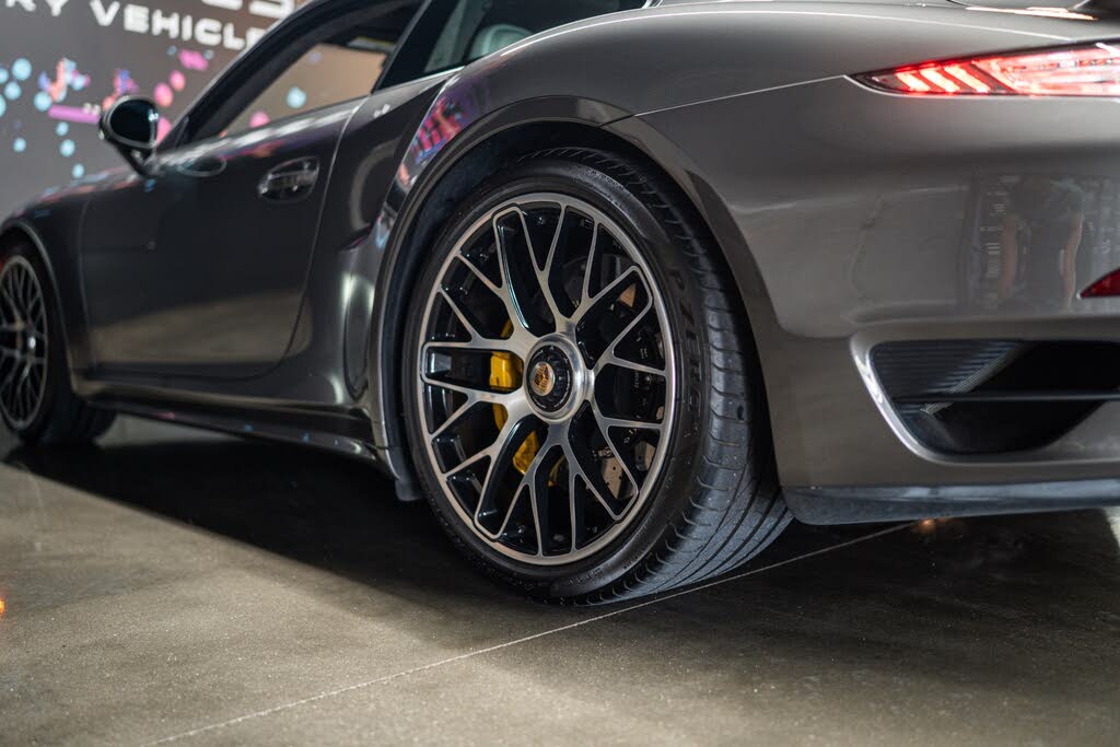 2015 Porsche 911 Turbo Coupe AWD photo 19 of 20