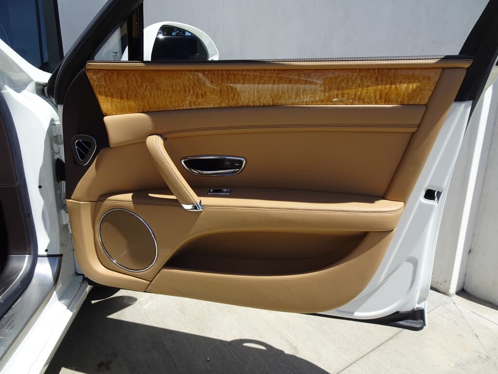 2018 Bentley Flying Spur V8 AWD photo 17