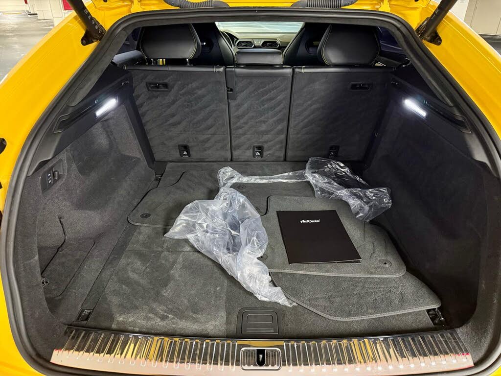 2022 Lamborghini Urus AWD photo 12