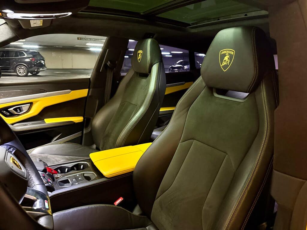 2022 Lamborghini Urus AWD photo 20