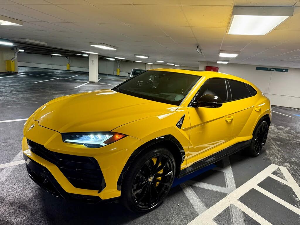 2022 Lamborghini Urus AWD photo 3