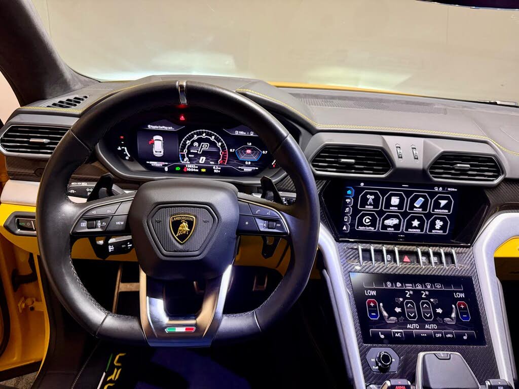 2022 Lamborghini Urus AWD photo 22