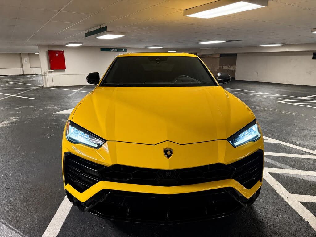 2022 Lamborghini Urus AWD photo 4