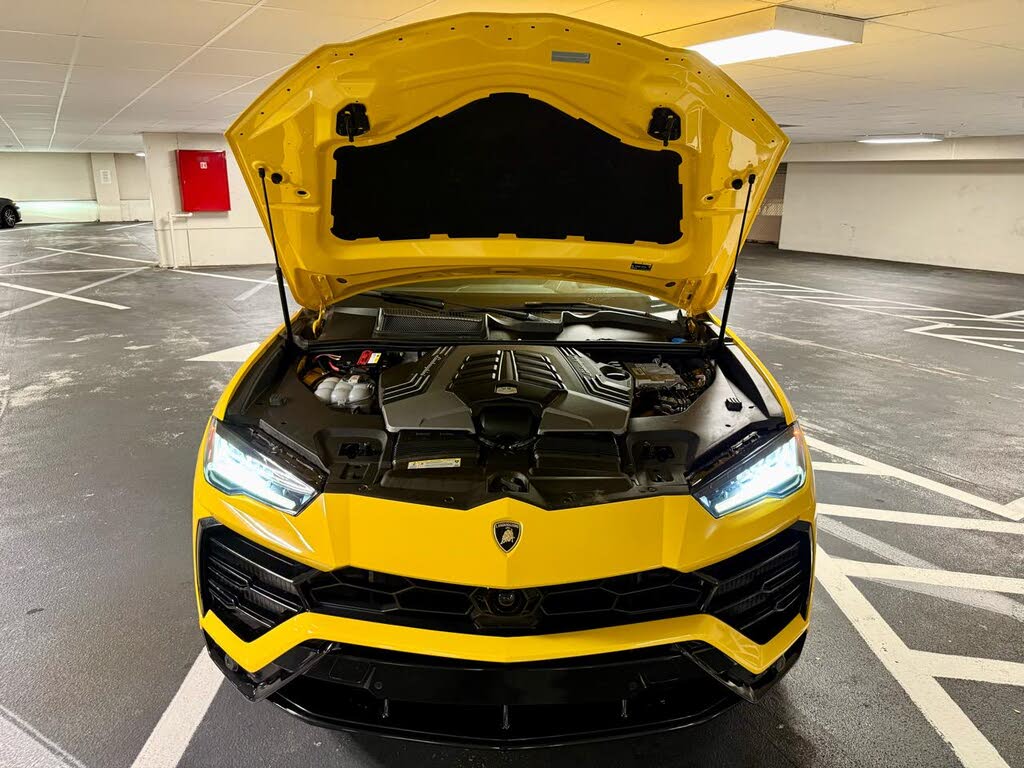 2022 Lamborghini Urus AWD photo 5