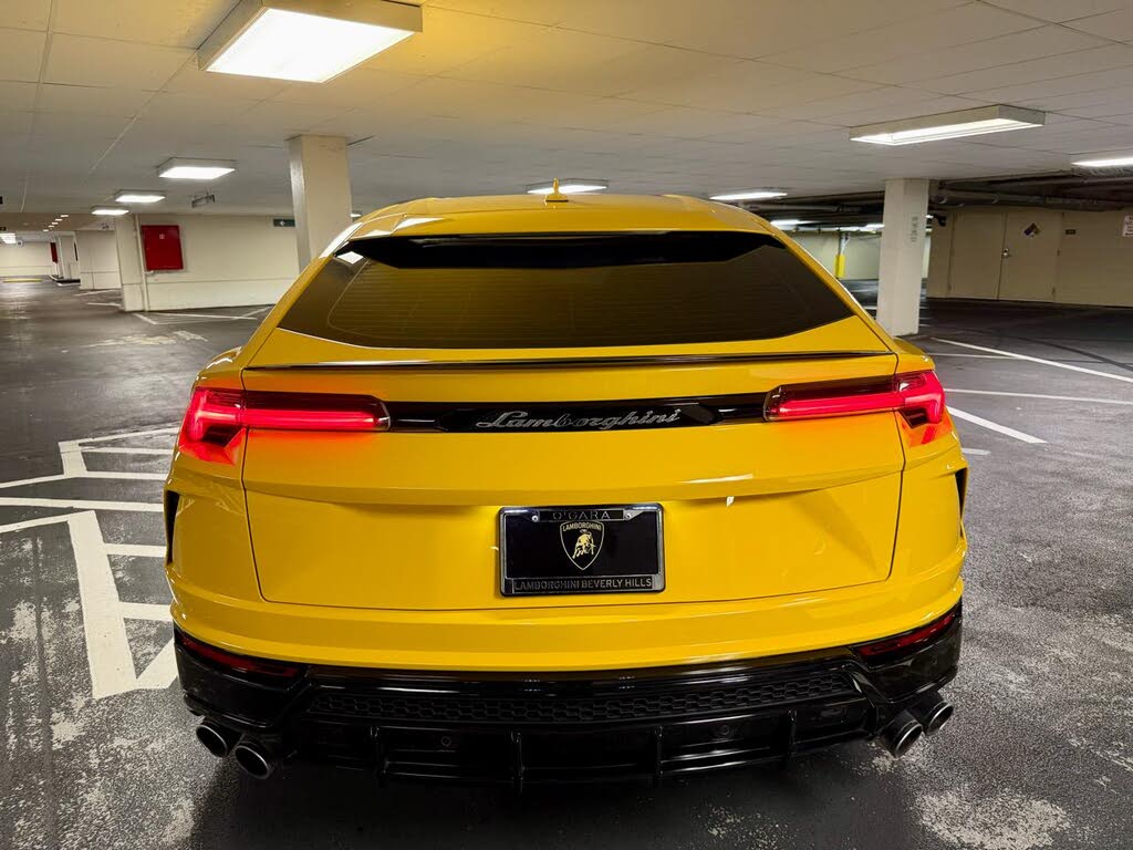 2022 Lamborghini Urus AWD photo 10