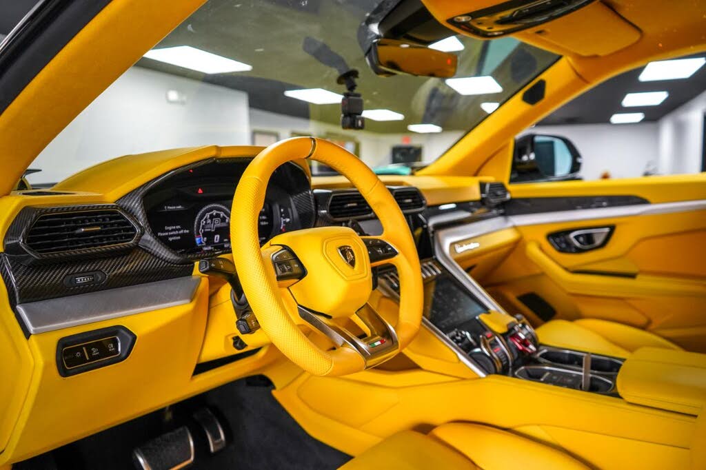 2021 Lamborghini Urus AWD photo 14