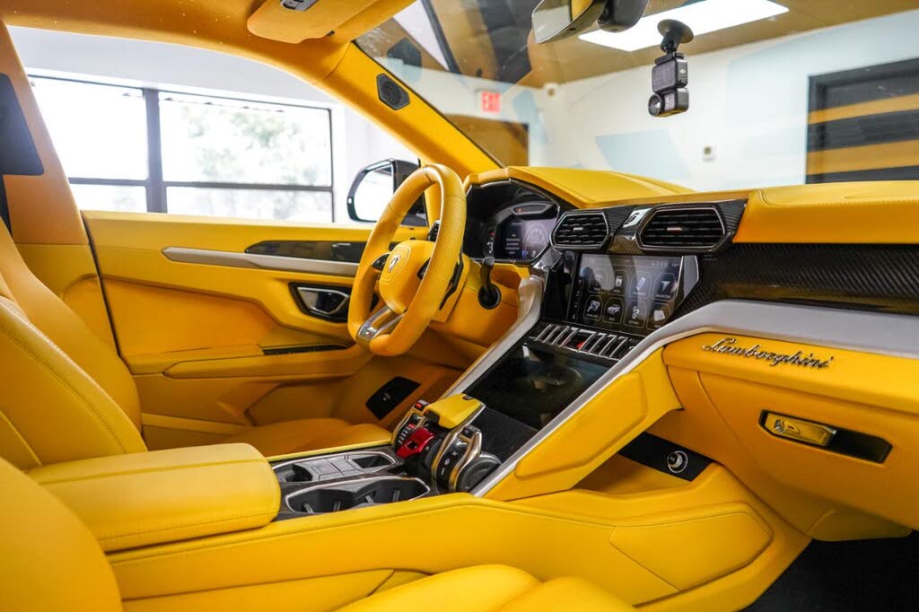 2021 Lamborghini Urus AWD photo 16