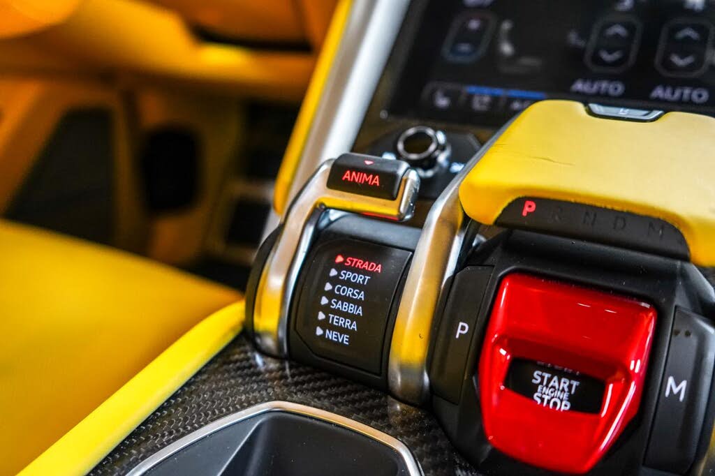 2021 Lamborghini Urus AWD photo 20
